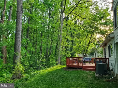 Exterior - 1516 Winding Waye Ln, Silver Spring, MD 20902 photo 9 of 11