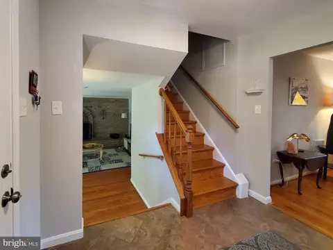 Entry Way - 1516 Winding Waye Ln, Silver Spring, MD 20902 photo 2 of 6