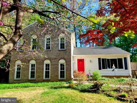 Exterior - 1516 Winding Waye Ln, Silver Spring, MD 20902 photo 3 of 11