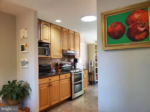 Kitchen - 1516 Winding Waye Ln, Silver Spring, MD 20902 photo 2 of 7