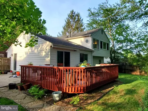 Exterior - 1516 Winding Waye Ln, Silver Spring, MD 20902 photo 7 of 11