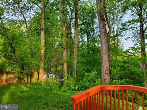 Exterior - 1516 Winding Waye Ln, Silver Spring, MD 20902 photo 8 of 11