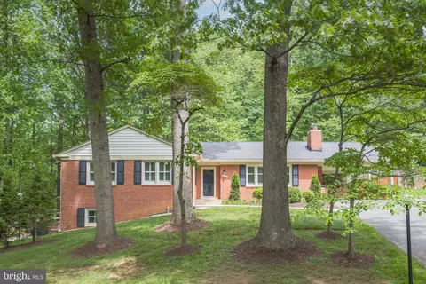 Exterior - 13709 Wendover Rd, Silver Spring, MD 20904 photo 4 of 14