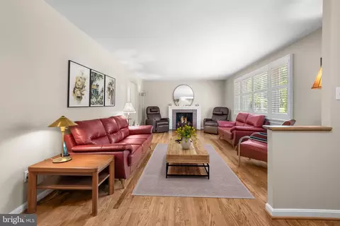 Living - 13709 Wendover Rd, Silver Spring, MD 20904 photo 4 of 5