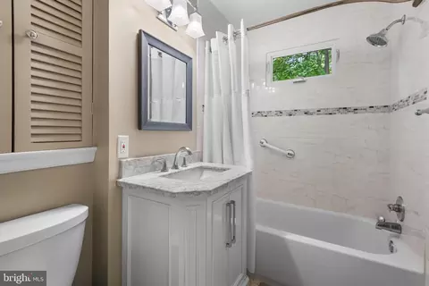 Bath - 13709 Wendover Rd, Silver Spring, MD 20904 photo 2 of 2