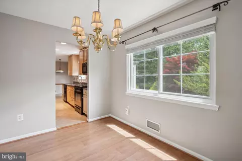 1601 Winding Waye Ln, Silver Spring, MD 20902 photo 4