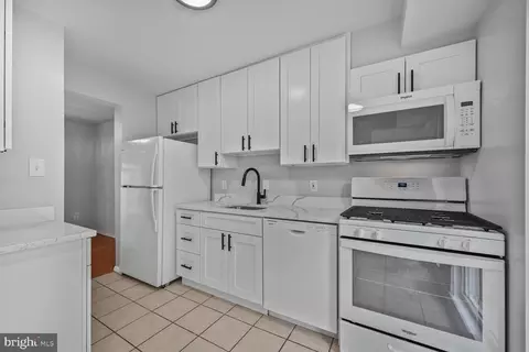 2456 Sun Valley Cir #7-M, Silver Spring, MD 20906 photo 10
