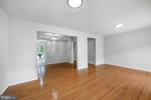 2456 Sun Valley Cir #7-M, Silver Spring, MD 20906 photo 7