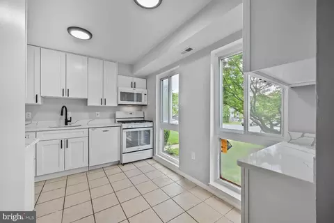 2456 Sun Valley Cir #7-M, Silver Spring, MD 20906 photo 9
