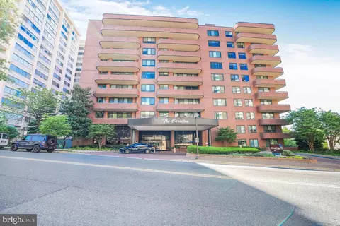 4550 N Park Ave #707, Chevy Chase, MD 20815
