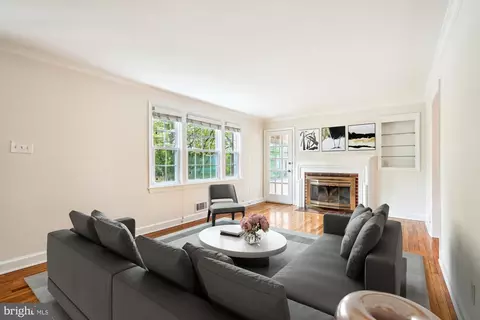 Living - 1918 Brisbane St, Silver Spring, MD 20902 photo 1 of 6