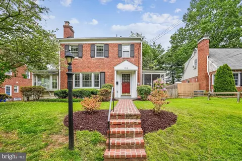 Exterior - 1918 Brisbane St, Silver Spring, MD 20902 photo 3 of 25
