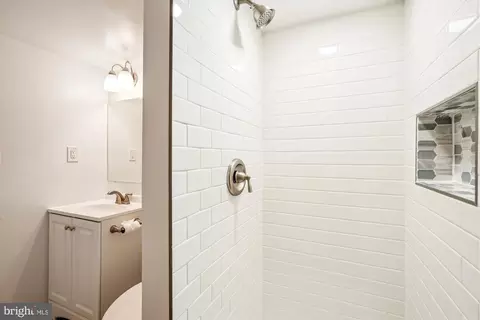 Bath - 1918 Brisbane St, Silver Spring, MD 20902 photo 4 of 4