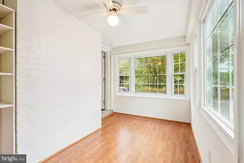 Entry Way - 1918 Brisbane St, Silver Spring, MD 20902 photo 2 of 3