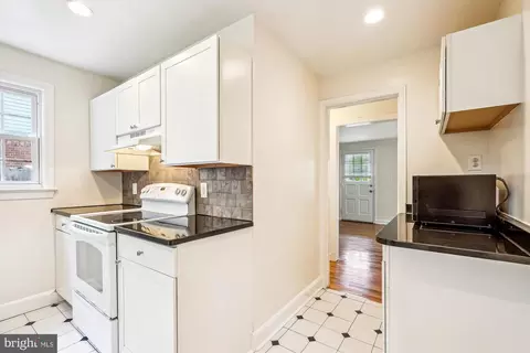 Entry Way - 1918 Brisbane St, Silver Spring, MD 20902 photo 3 of 3