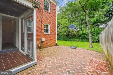 Exterior - 1918 Brisbane St, Silver Spring, MD 20902 photo 5 of 25