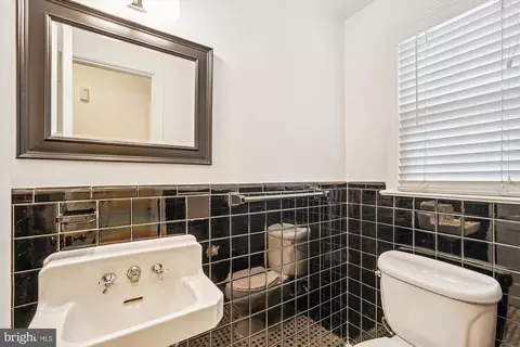 Bath - 1918 Brisbane St, Silver Spring, MD 20902 photo 1 of 4