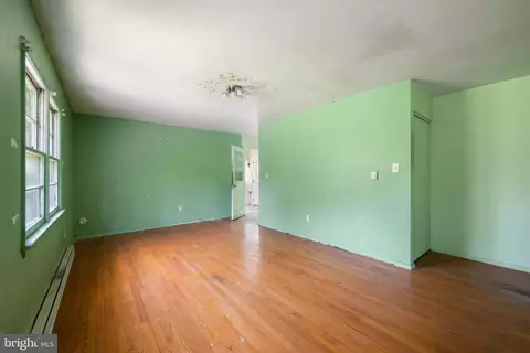 18305 Brooke Rd, Sandy Spring, MD 20860 photo 4