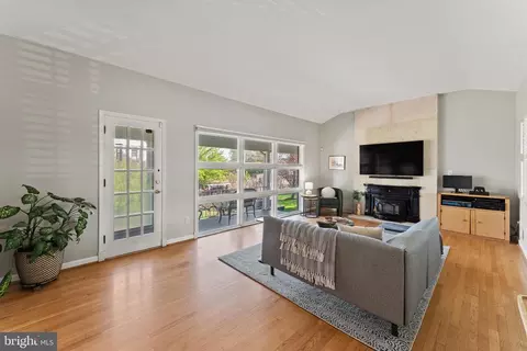 610 Valley Brook Dr, Silver Spring, MD 20904 photo 5