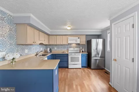 25623 Coltrane Dr, Damascus, MD 20872 photo 2
