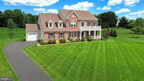 17808 Toboggan Ln, Rockville, MD 20855