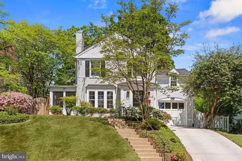 7616 Lynn Dr, Chevy Chase, MD 20815