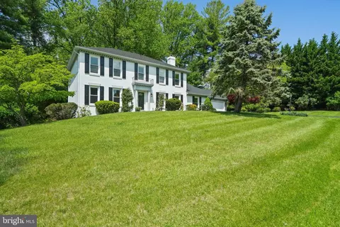 11524 Le Havre Dr, Potomac, MD 20854