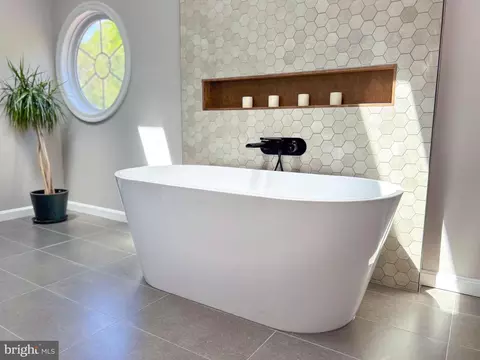Bath - 14628 Cutstone Way, Silver Spring, MD 20905 photo 3 of 6