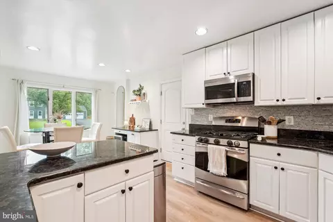 15109 Watergate Rd, Silver Spring, MD 20905 photo 2