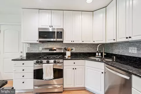 15109 Watergate Rd, Silver Spring, MD 20905 photo 7