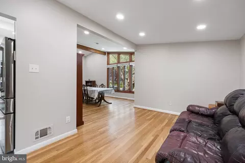 916 Hyde Rd, Silver Spring, MD 20902 photo 12