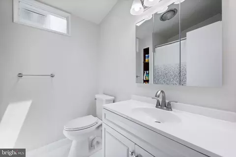 916 Hyde Rd, Silver Spring, MD 20902 photo 14