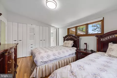 916 Hyde Rd, Silver Spring, MD 20902 photo 20