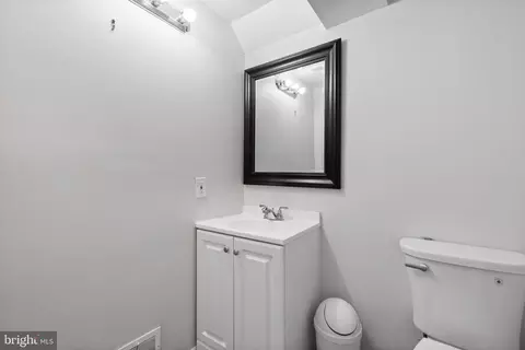 916 Hyde Rd, Silver Spring, MD 20902 photo 24