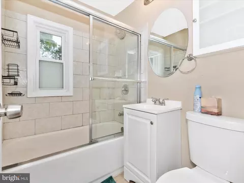 Bath - 12230 Selfridge Rd, Silver Spring, MD 20906 photo 1 of 2