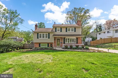4712 Iris St, Rockville, MD 20853