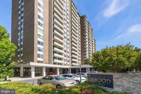 5101 River Rd #207, Bethesda, MD 20816