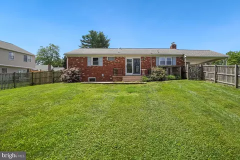 Exterior - 26105 Cornor Dr, Damascus, MD 20872 photo 2 of 3