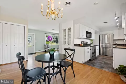 Dining - 26105 Cornor Dr, Damascus, MD 20872 photo 3 of 3
