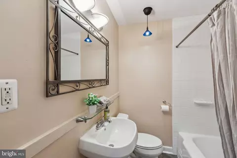 Bath - 2621 Terrapin Rd, Silver Spring, MD 20906 photo 1 of 1