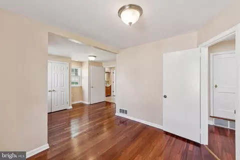 Entry Way - 2621 Terrapin Rd, Silver Spring, MD 20906 photo 2 of 2