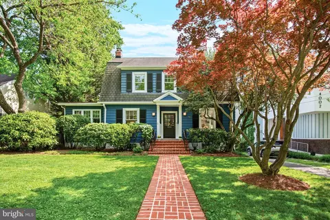 4000 Underwood St, Chevy Chase, MD 20815