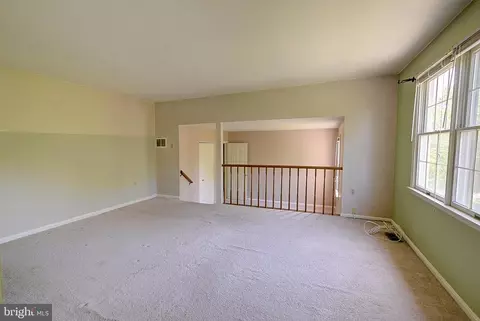 Living - 14417 Jaystone Dr, Silver Spring, MD 20905 photo 8 of 8