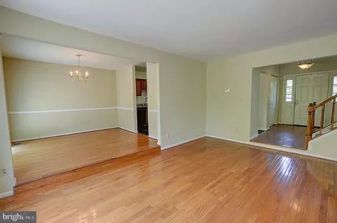 Living - 14417 Jaystone Dr, Silver Spring, MD 20905 photo 2 of 8