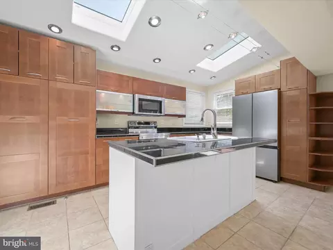 702 Gist Ave, Silver Spring, MD 20910 photo 11