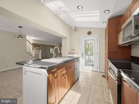 702 Gist Ave, Silver Spring, MD 20910 photo 14