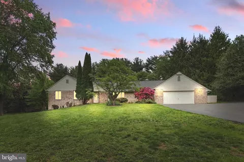 1 Hawlings Ct, Brookeville, MD 20833