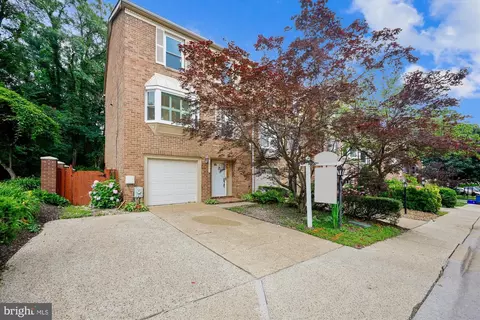 10941 Pebble Run Dr, Silver Spring, MD 20902