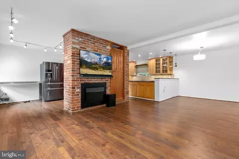 1822 Tilton Dr, Silver Spring, MD 20902 photo 4