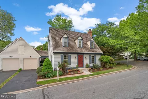 Exterior - 2 Oxley Square Rd, Gaithersburg, MD 20877 photo 2 of 10